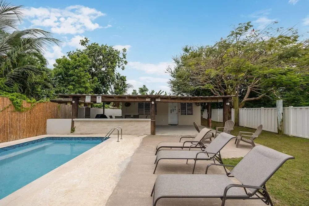 Private Pool Pet-friendly Steps to the Beach