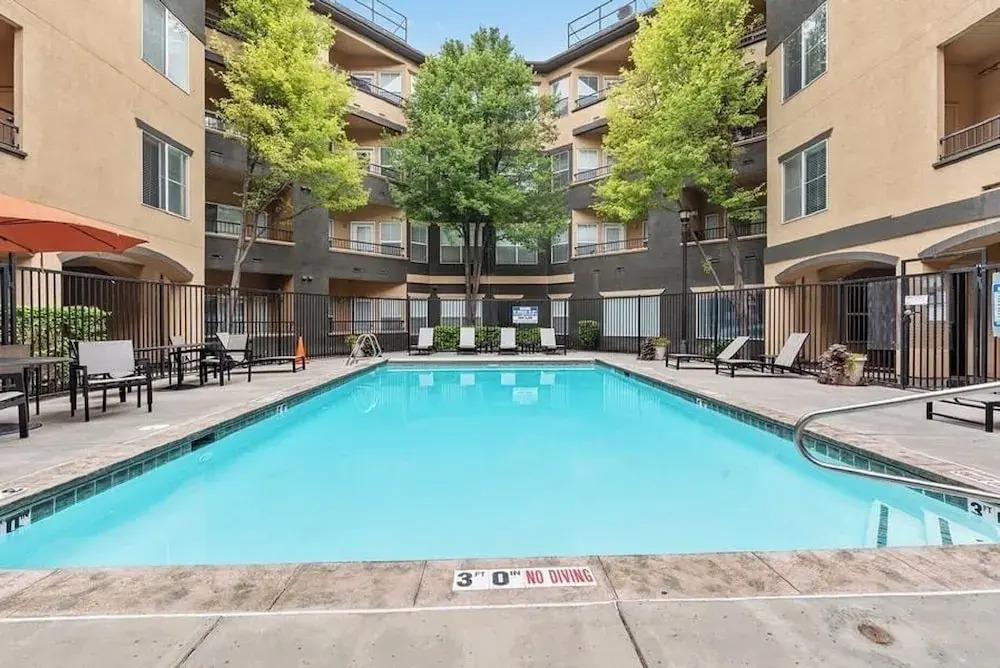 Condo Near Convention Center Sleeps 9