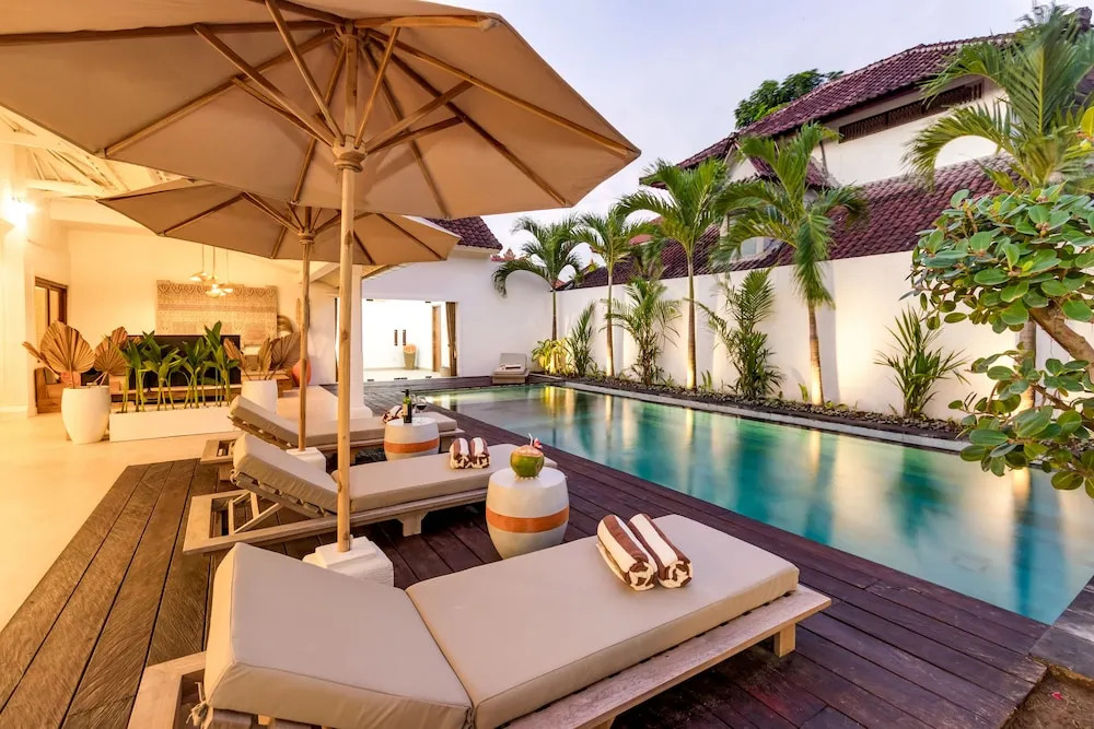 Villa Lisabella by Villa Finder