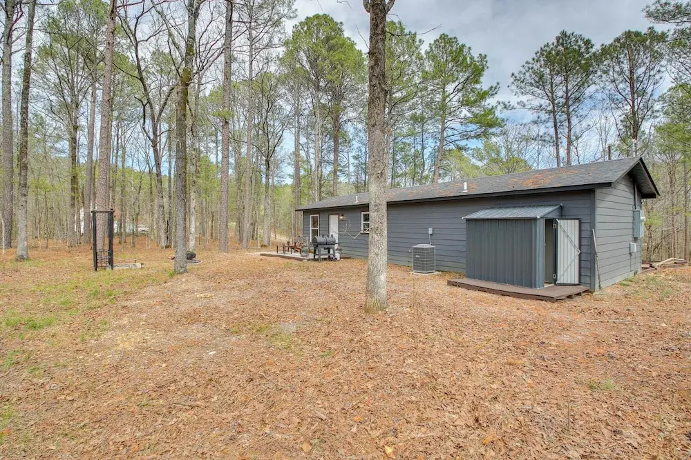 Tranquil Hot Springs Getaway Near Ouachita River!