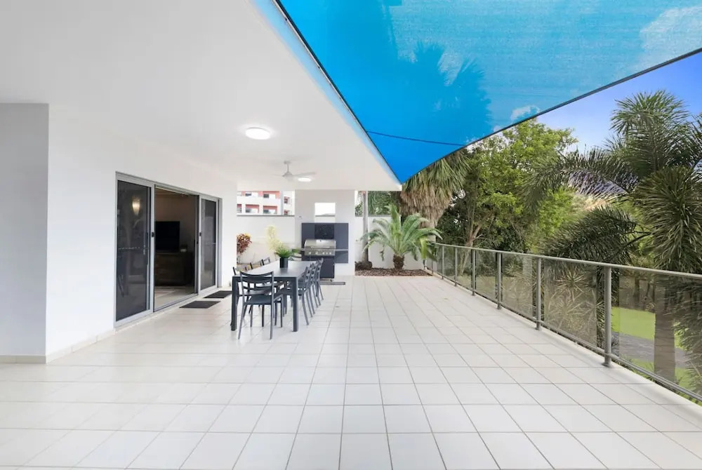 Zen Saltwater Retreat Balcony Pool Seaview