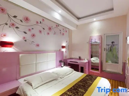 Saturday Theme Hotel