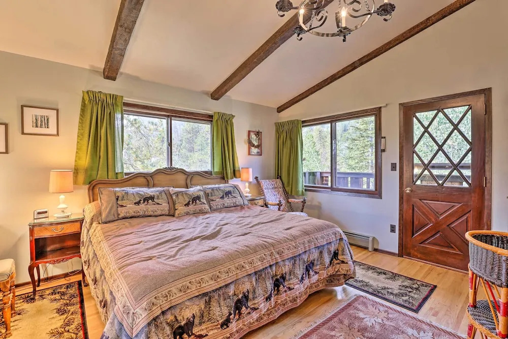 Walk to Town: Updated Frisco Cabin w/ 2 Decks!