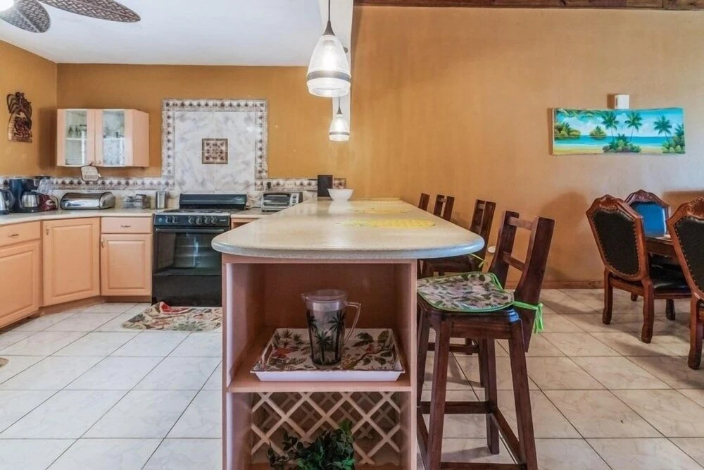 Yanceylargo Estate - Newly Renovated 7br Beautiful Two-story Estate Villa W Gorgeous Mountain View 7 Bedroom Villa by RedAwning