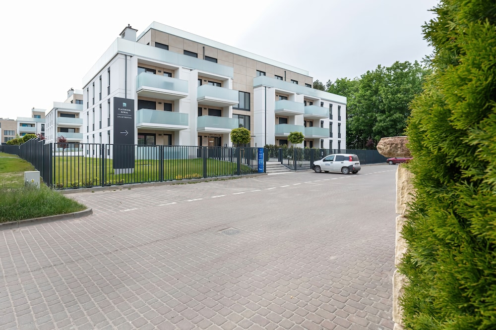 Sunny Rewal Apartments by Renters