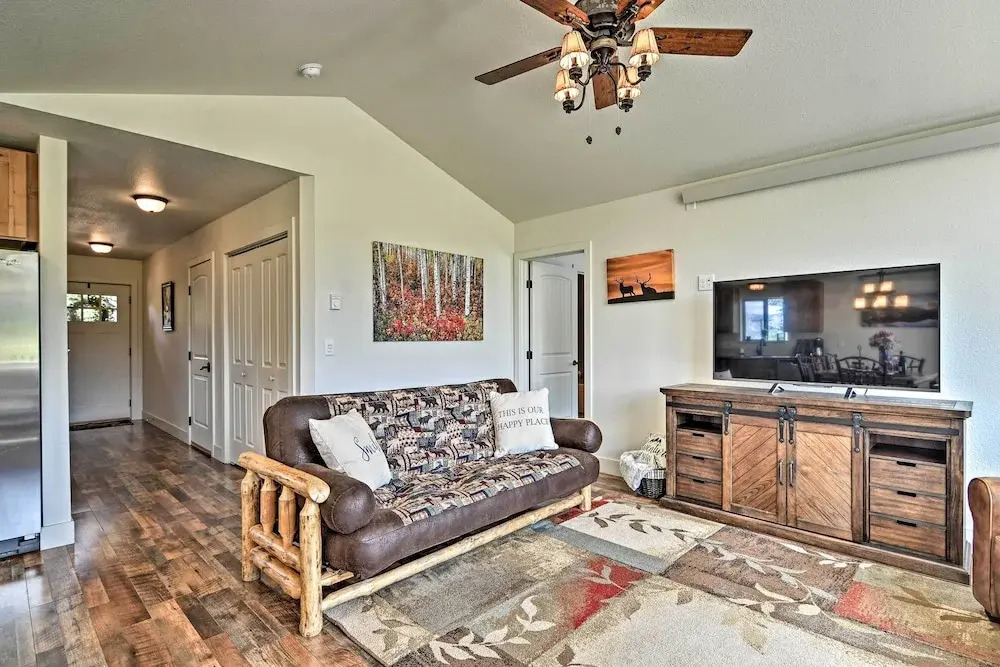 Estes Park Mountain-view Retreat: 3 Miles to Rmnp!