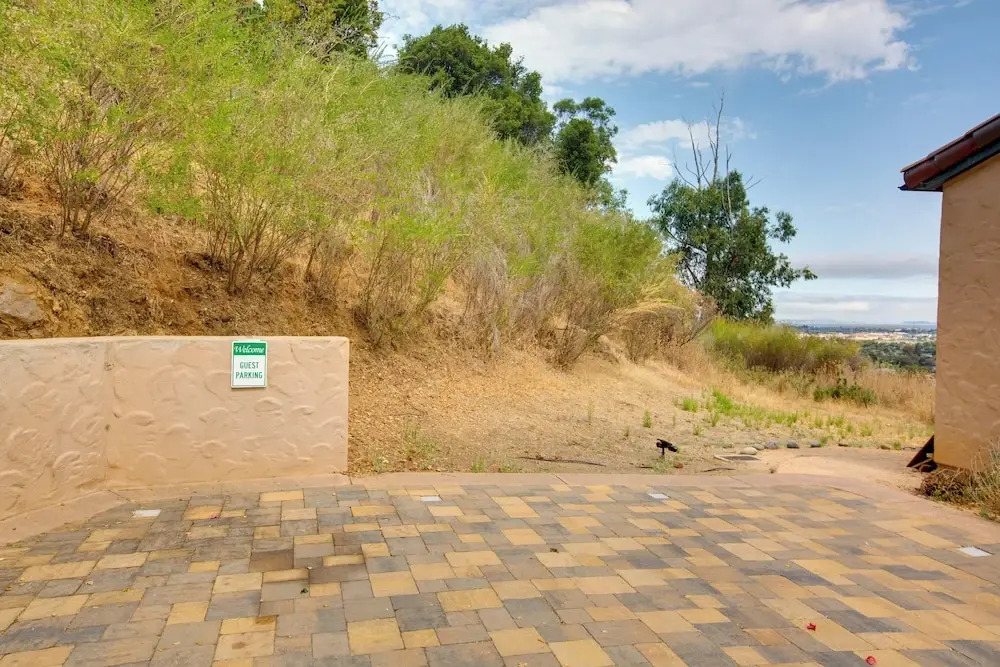 Lovely Belmont Apartment w/ Stunning Views!