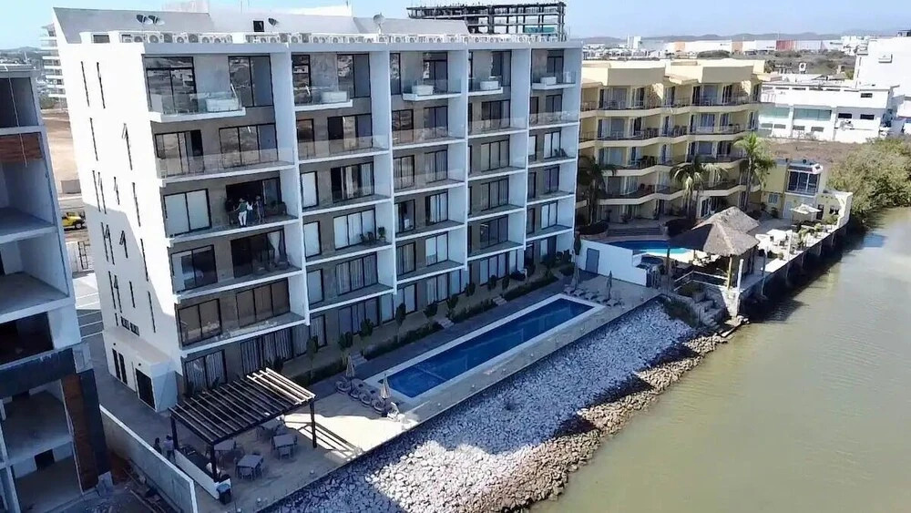 Condos BV Marina