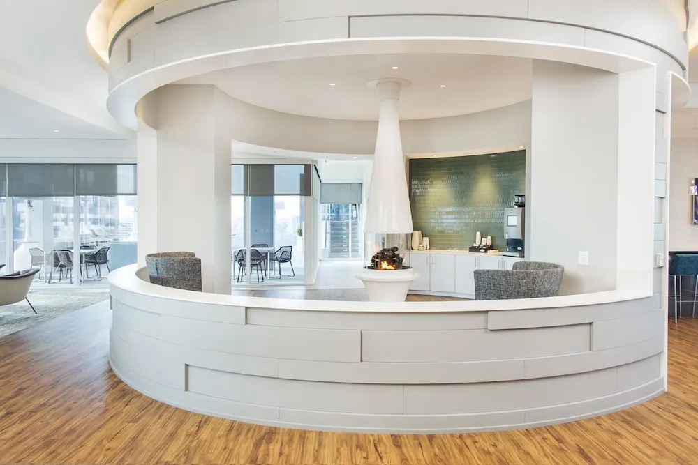 Global Luxury Suites Center City