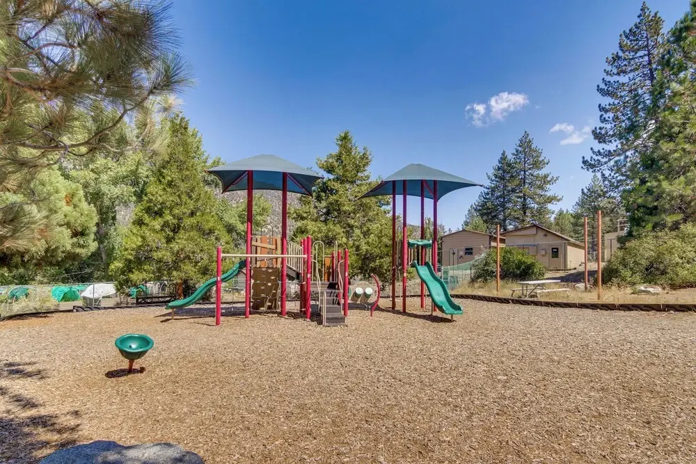 Golf & Swim! Pine Mtn Club Retreat w/ Game Area