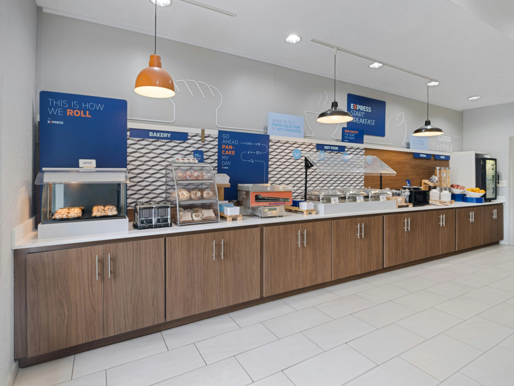 Holiday Inn Express & Suites Lakeland North I-4 by IHG