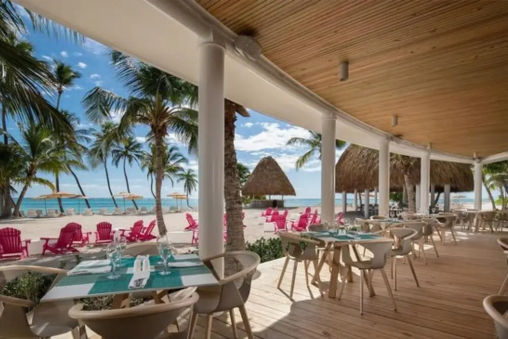 Colorful Golf-front Villa With Private Pool in Exclusive Beach Resort