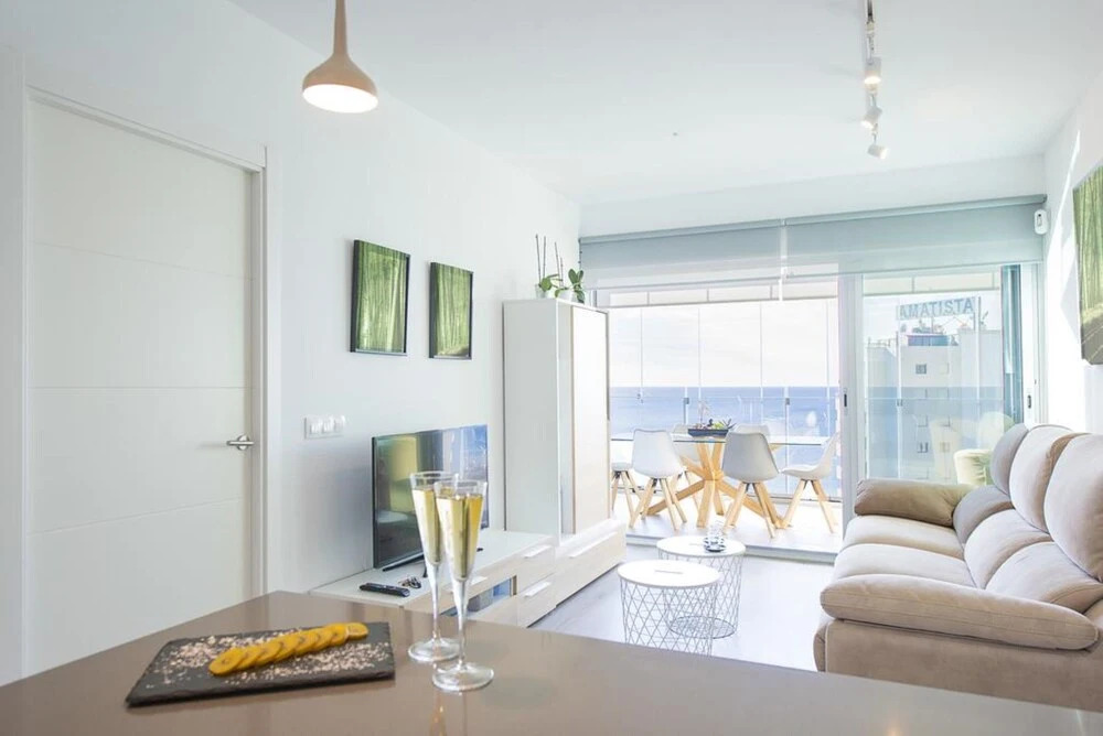 Apartment - 2 Bedrooms with WiFi and Sea views - 107480