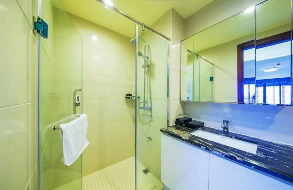 BaiHe International Apartment Hotel