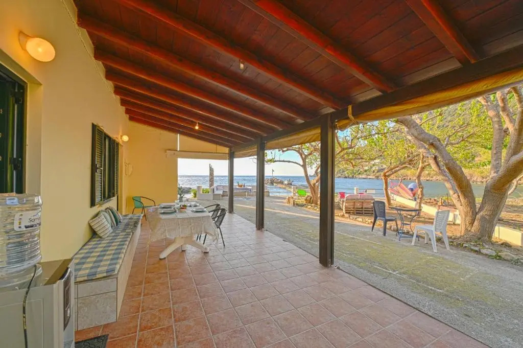 Seaside House in Ravdouha