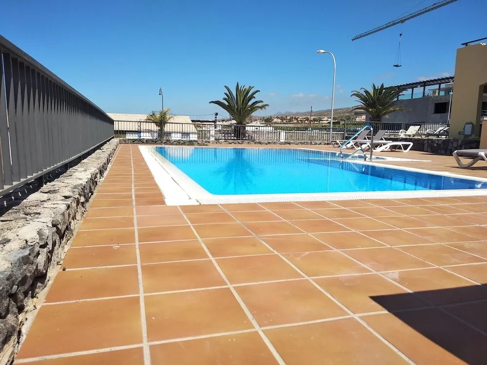 House With 2 Bedrooms in Adeje , With Wonderful sea View, Pool Access, Enclosed Garden