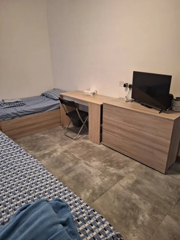 Room-private Cosy Room in a Modern Subur