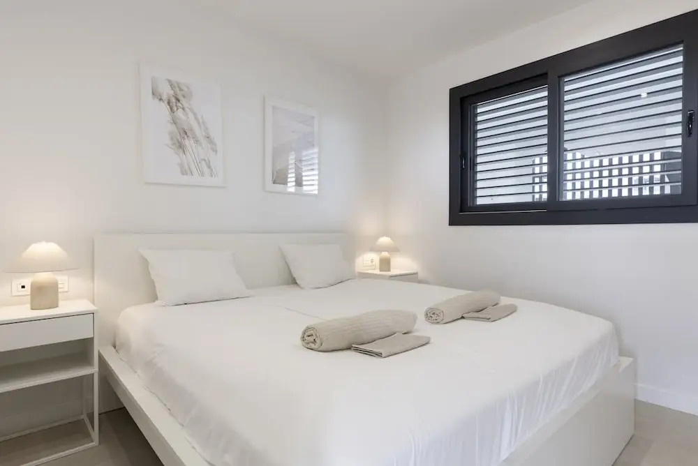 Elegant Luxury Suite With Terrace in Higueron