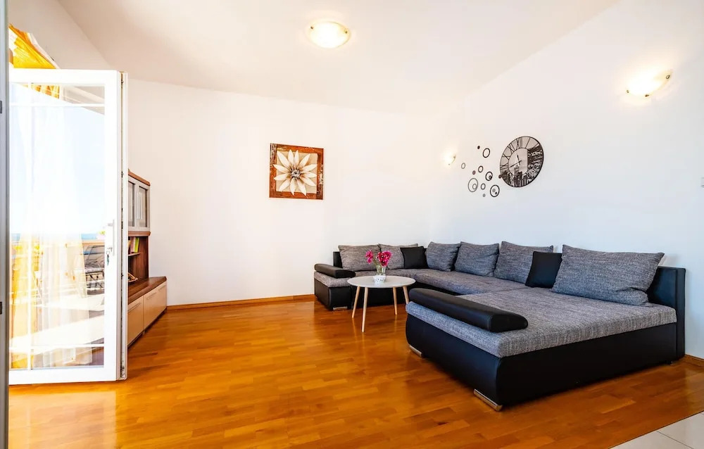 Stunning Home in Maslenica With Wifi and 3 Bedrooms