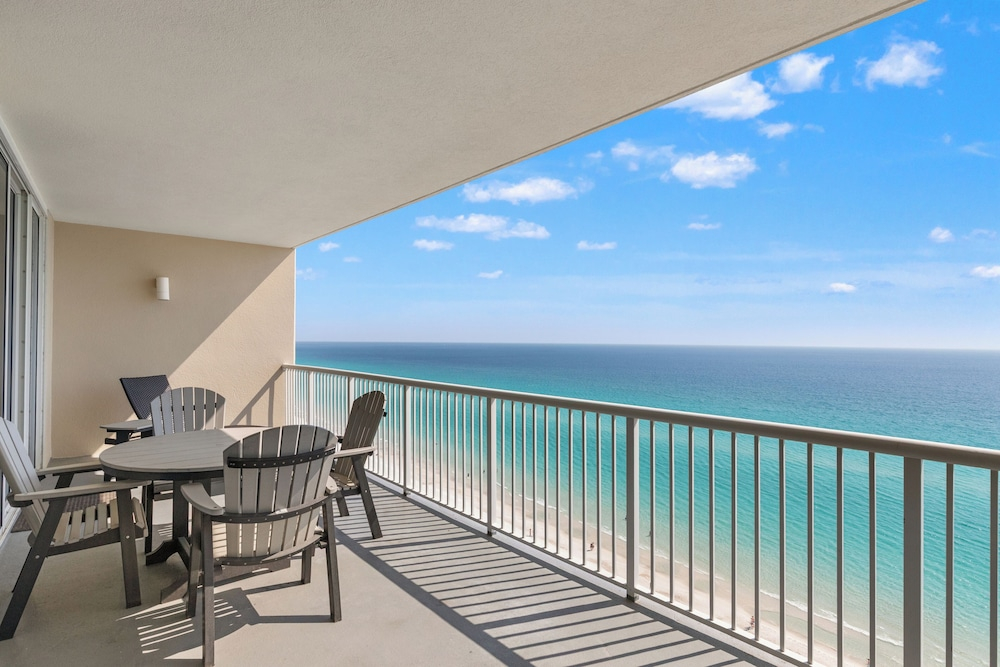 Seas the Day! Your Perfect 2BR Beachfront Escape! Sleeps 8!