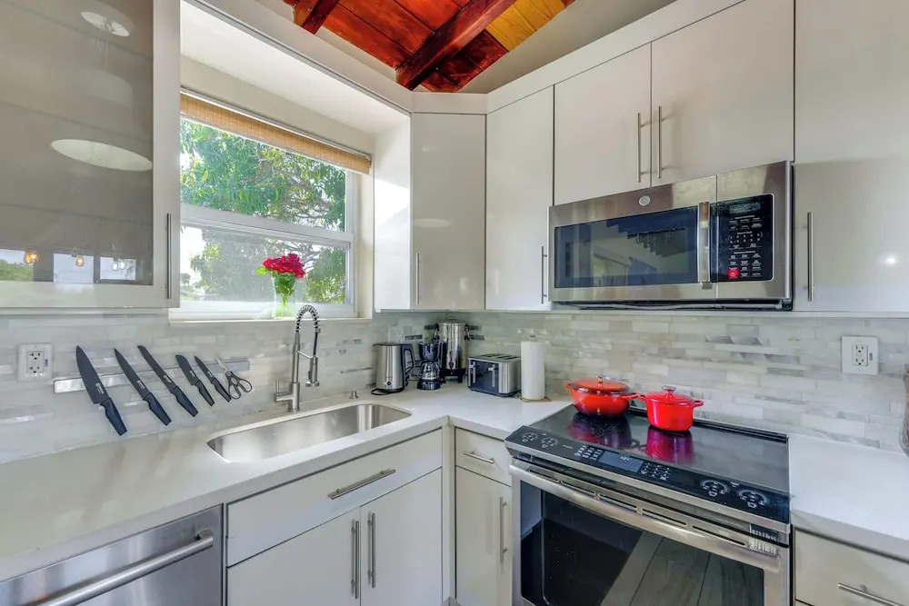 Oakland Park Gem w/ Year-round Pool, 4 Mi to Beach