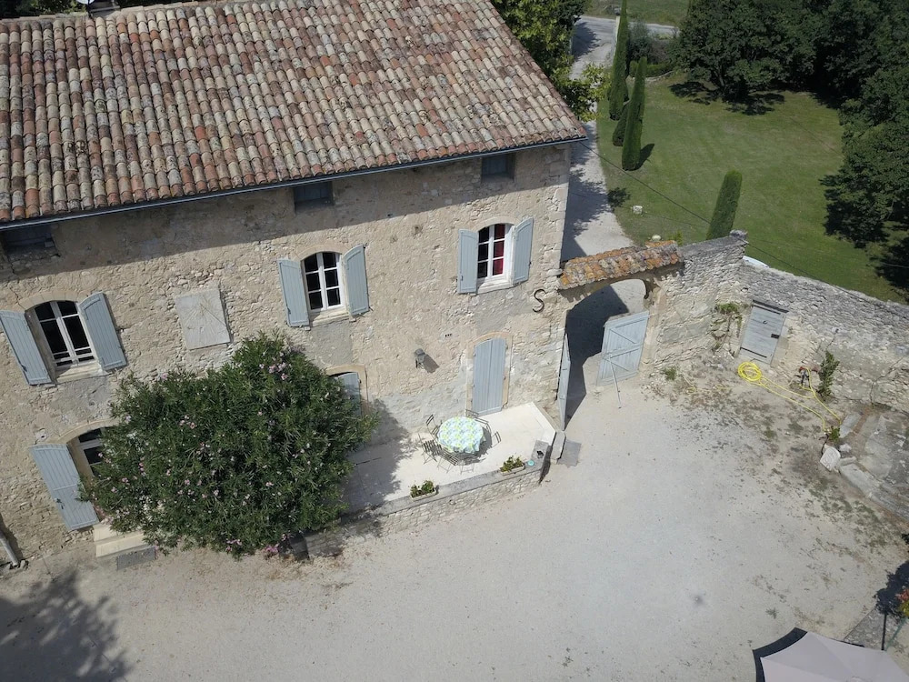Grand Mas Pernes les Fontaine