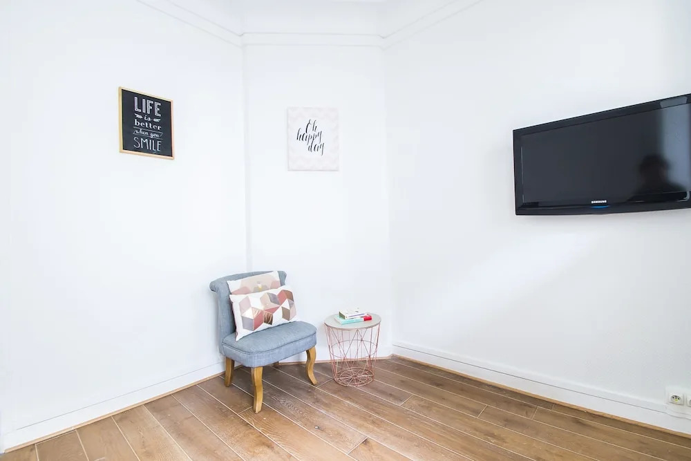Luxury Apartment in Paris-Champs Elysées