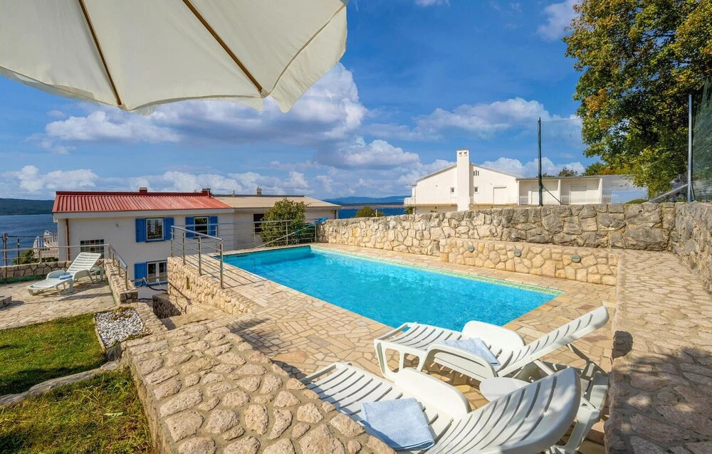 Awesome Home in Dramalj With Wifi and 5 Bedrooms