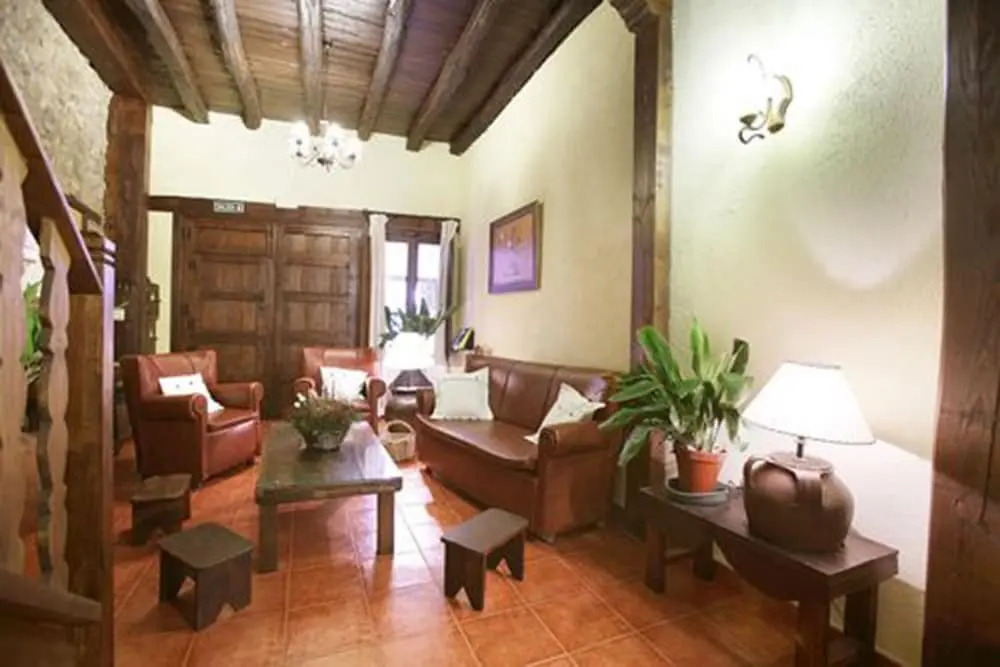 House With 5 Bedrooms in Cabezuela del Valle, With Balcony and Wifi -