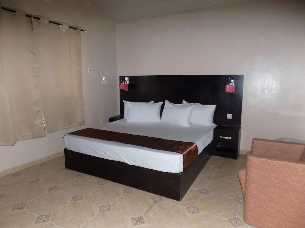 Posh Apartments Bussiness Hotel