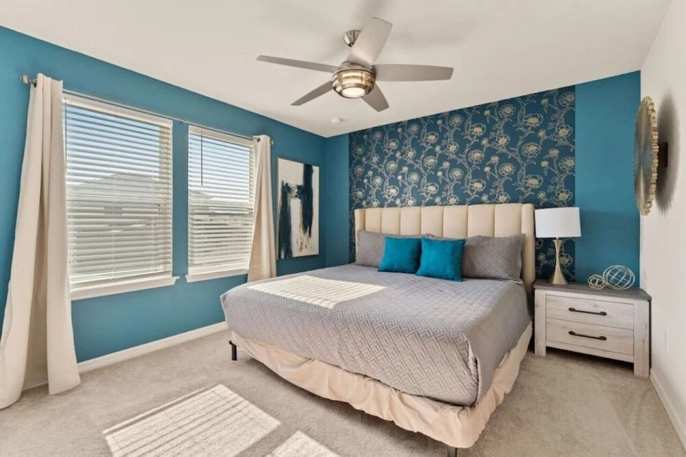 Themed Rooms Free Access To Resort Waterpark! 4 Bedroom Home by RedAwning, Davenport