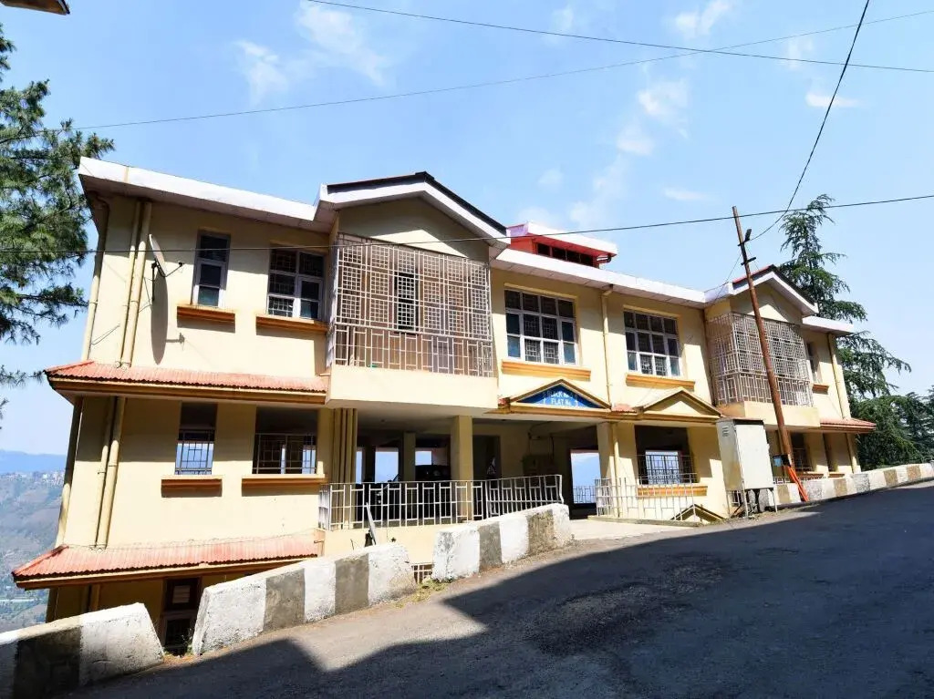 OYO 14122 Home Modern 2BHK Hills View Himuda Colony Kasumptti