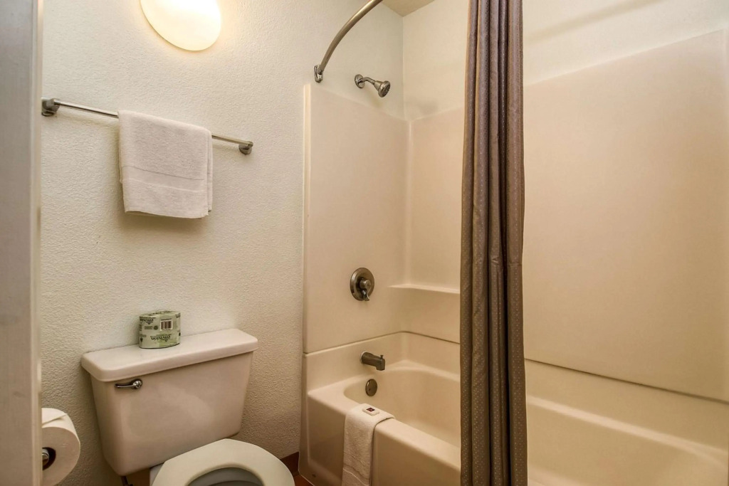 Motel 6-Carlsbad, CA Beach