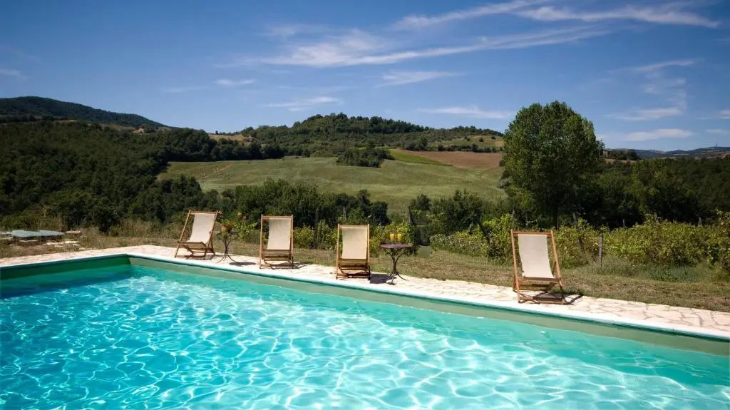Umbrian Farmhouse Retreat with Private Pool and Garden