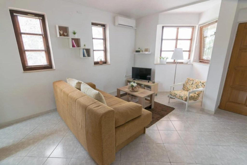 Villa Petar 2 - 10m From sea - H