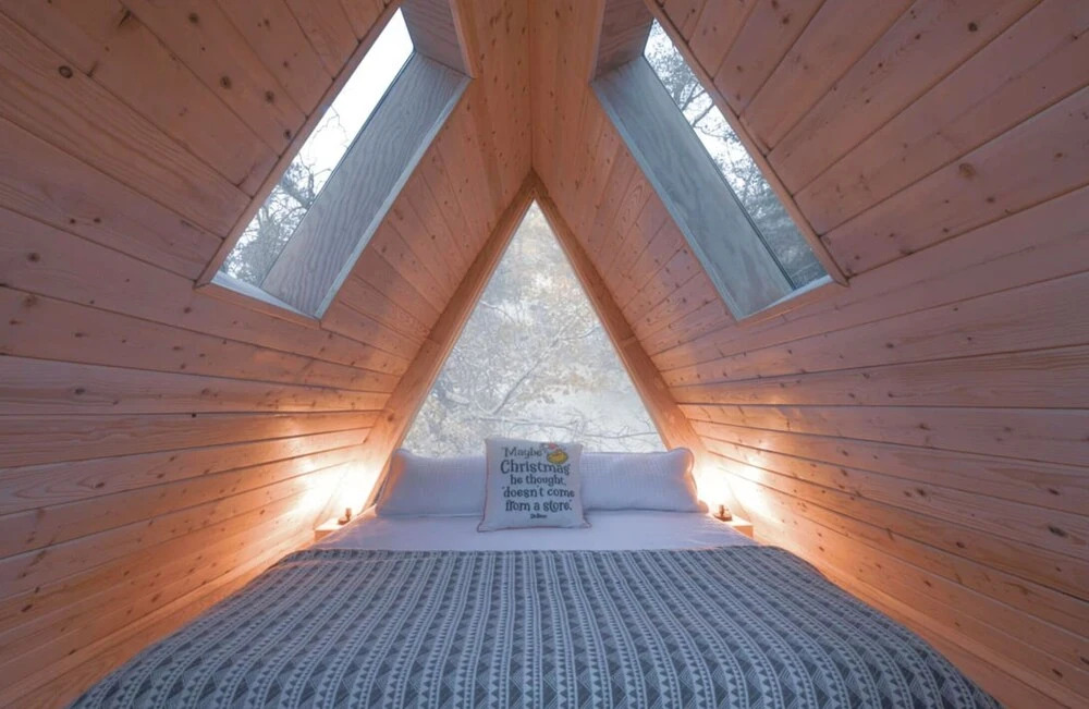 2066-big Bear Gambrel 2 Bedroom Home by RedAwning