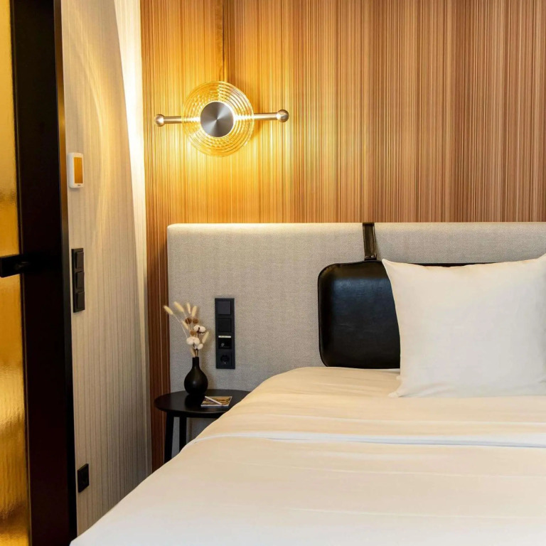 MUZE Hotel Dusseldorf - Handwritten Collection