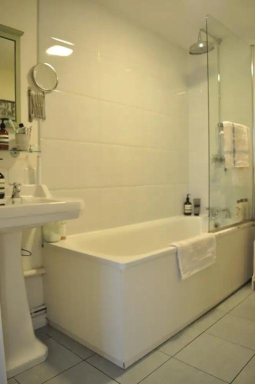 2 Bedroom Apartment With Garden in Hackney