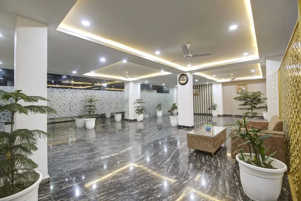 Lime Wood Stay Near Huda City Centre