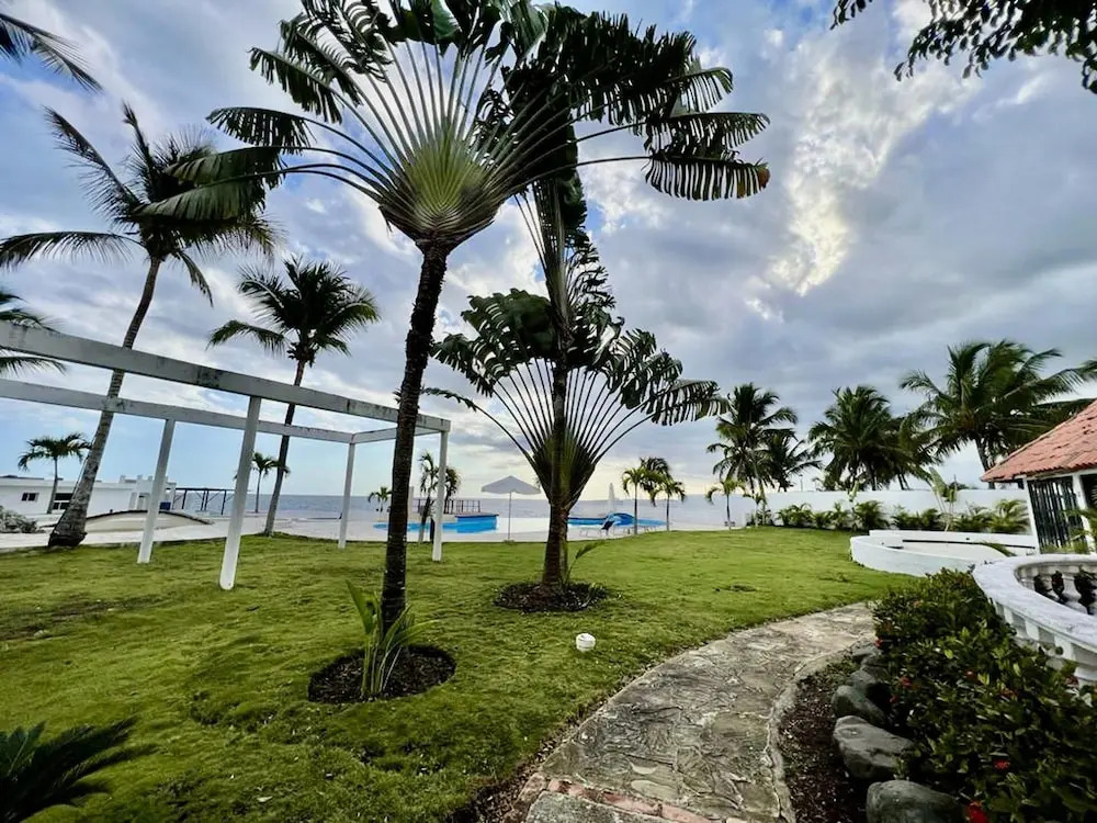 ON THE Cliff IN THE Caribbean SEA - Villa Maura