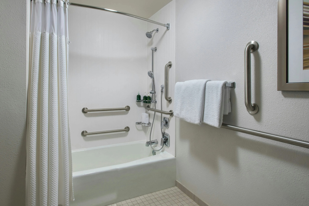 Courtyard by Marriott Lincroft Red Bank