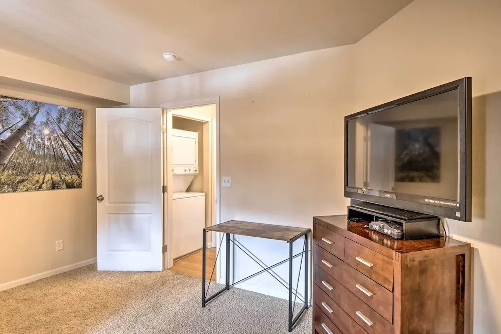 Breck Condo w/ Hot Tub Access: 6 Mi to Ski Resort!