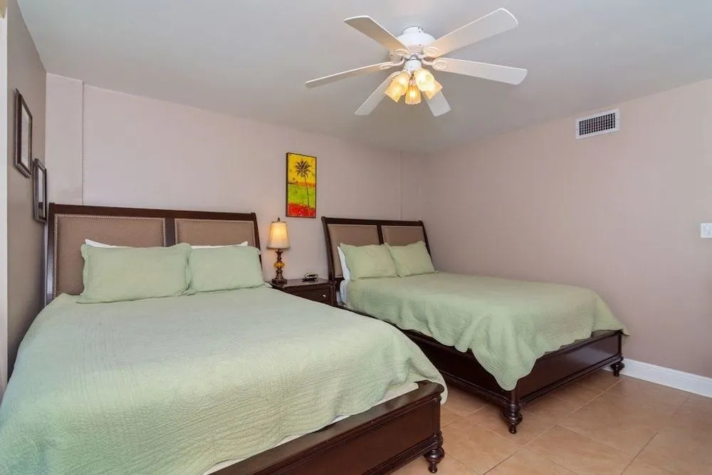 Shoreline 3091 Condo by RedAwning