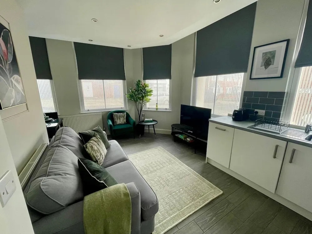 Woolton Washer Dryer Sofa Bed Free Parking