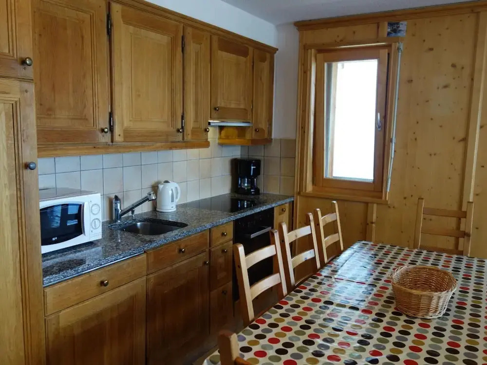 Spacious Apartment With Firepllace