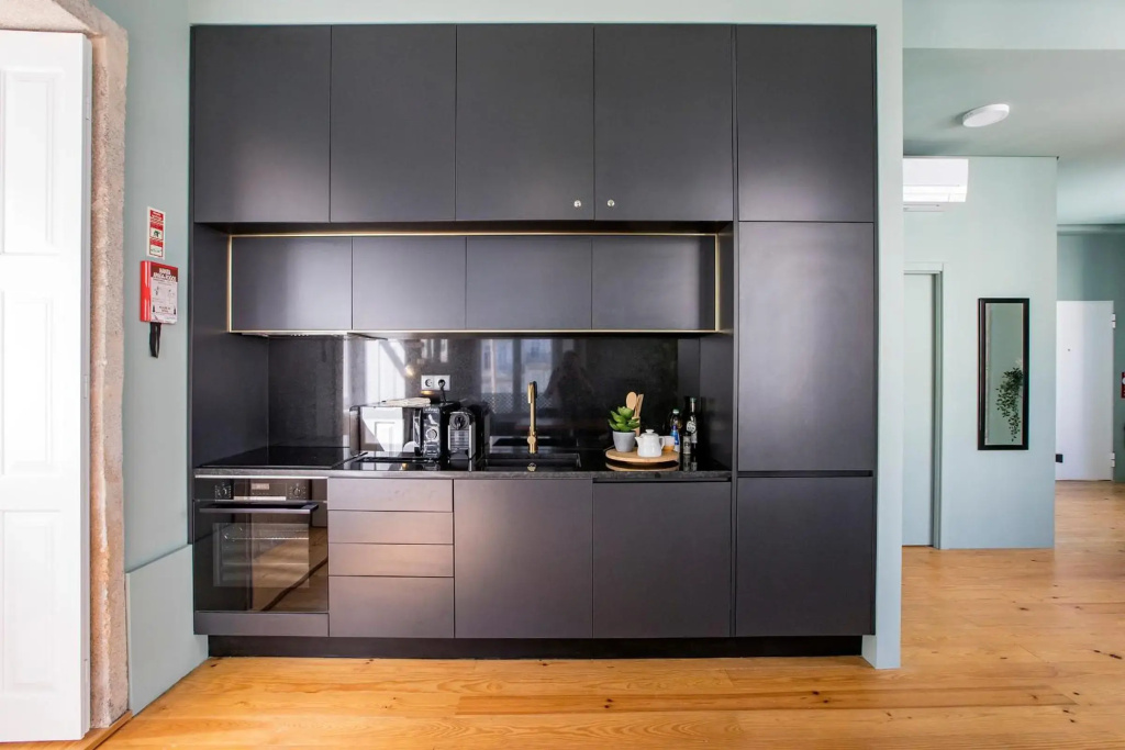 Mouzinho Darling 1BR w/ AC in City Center by LovelyStay