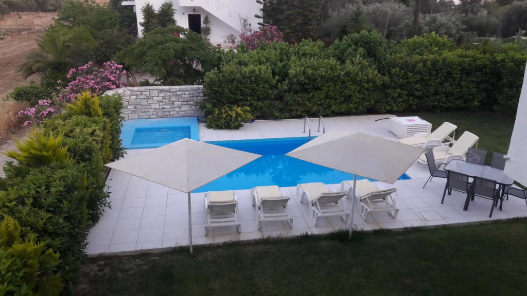 "Villa Kanavos" apts