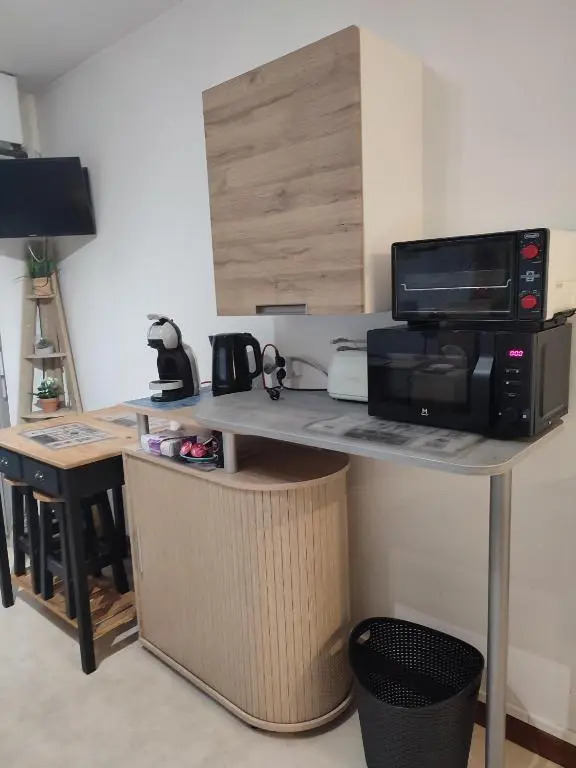 Studio Avec Parking Face a la Gare (Adults Only)