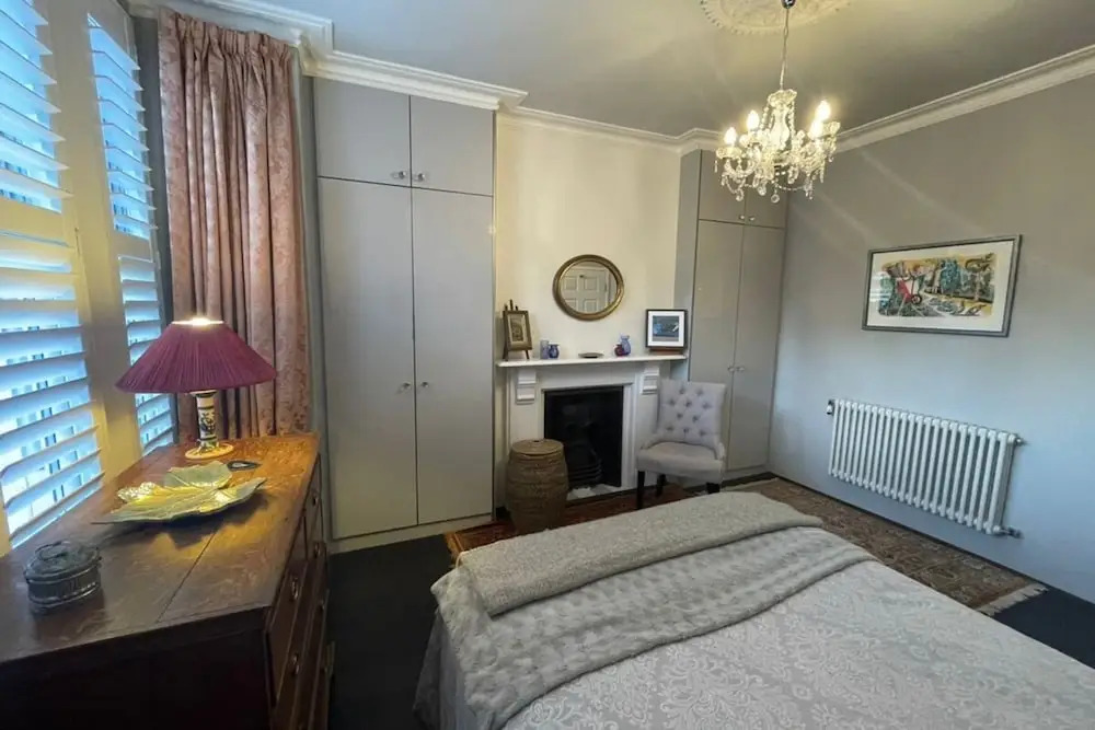Luxurious 1 Bedroom Flat With Private Garden