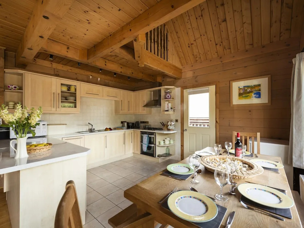 Cozy Holiday Home in Little Petherick near Beaches